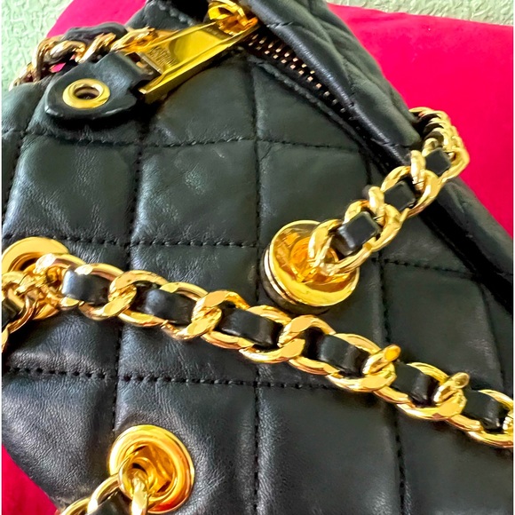 👑✅PRICE FIRM✅NO OFFERS SUPER SALE!! 👑AUTHENTIC Moschino Leather Clutch Bag - Picture 12 of 17